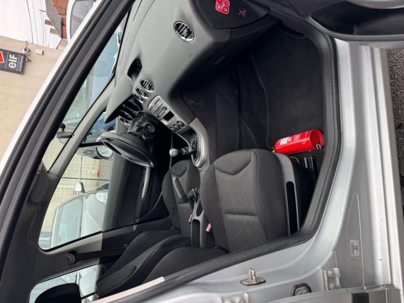 PEUGEOT  308  1.6 HDI 90CV ET 5 CV FISCAUX  2011