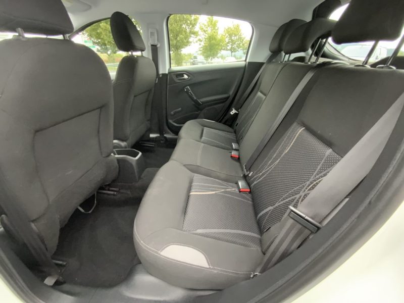 PEUGEOT 208 1.6 BlueHDi 75ch ACTIVE 2016