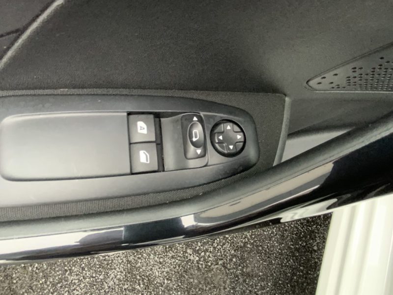 PEUGEOT 208 1.6 BlueHDi 75ch ACTIVE 2016