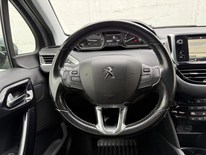 PEUGEOT 208 1.2 110 CV ALLURE 5P / COURROIE EFFECTUÉE / ORIGINE FRANCE / GARANTIE 6 MOIS