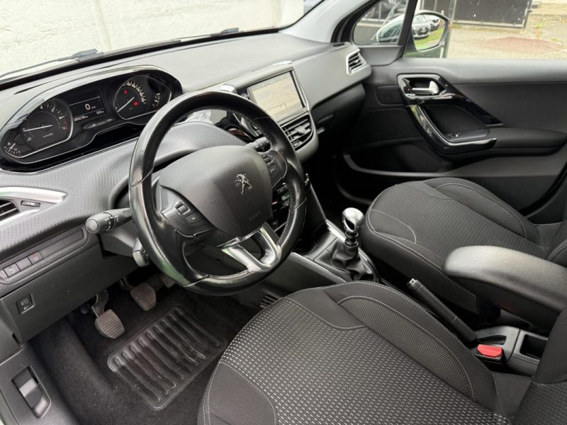 PEUGEOT 208 1.2 110 CV ALLURE 5P / COURROIE EFFECTUÉE / ORIGINE FRANCE / GARANTIE 6 MOIS