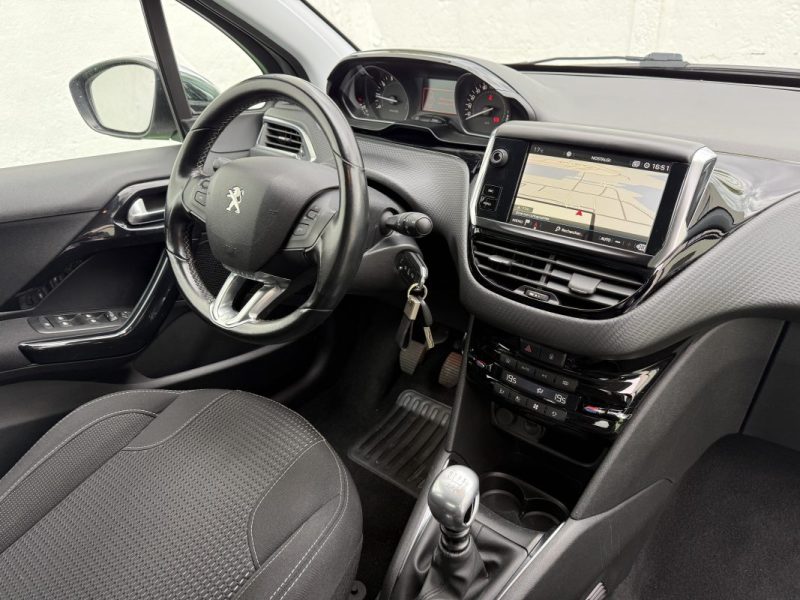 PEUGEOT 208 1.2 110 CV ALLURE 5P / COURROIE EFFECTUÉE / ORIGINE FRANCE / GARANTIE 6 MOIS