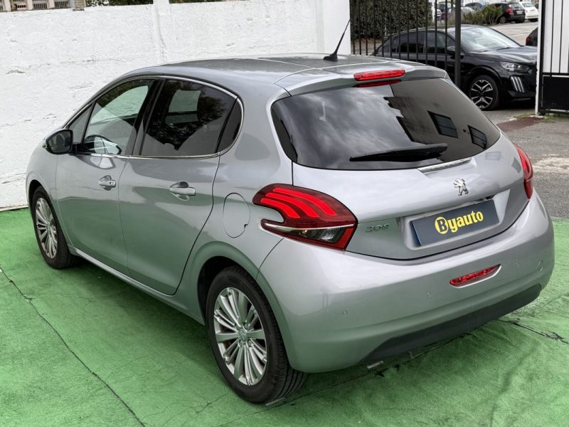 PEUGEOT 208 1.2 110 CV ALLURE 5P / COURROIE EFFECTUÉE / ORIGINE FRANCE / GARANTIE 6 MOIS