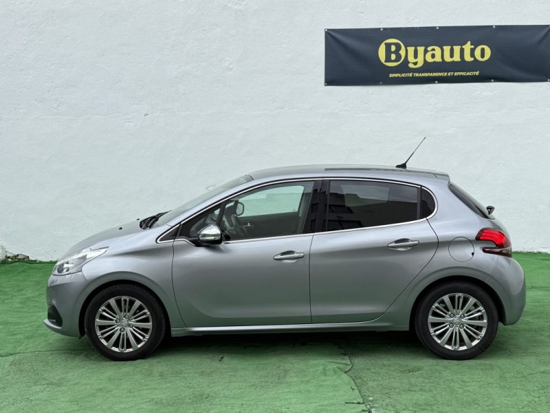 PEUGEOT 208 1.2 110 CV ALLURE 5P / COURROIE EFFECTUÉE / ORIGINE FRANCE / GARANTIE 6 MOIS