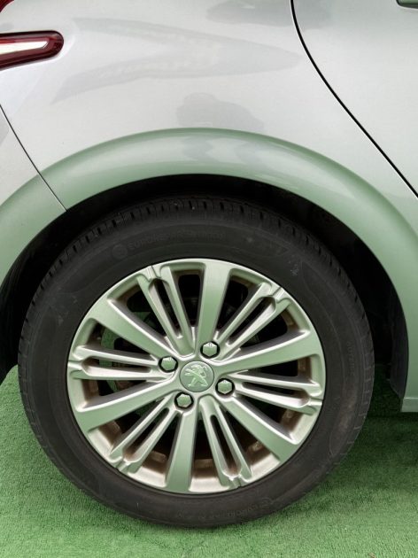 PEUGEOT 208 1.2 110 CV ALLURE 5P / COURROIE EFFECTUÉE / ORIGINE FRANCE / GARANTIE 6 MOIS