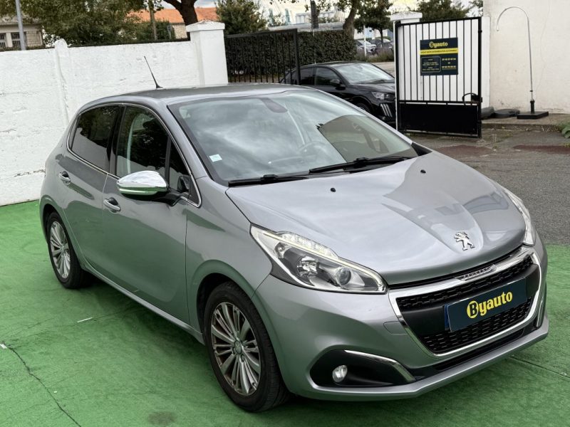 PEUGEOT 208 1.2 110 CV ALLURE 5P / COURROIE EFFECTUÉE / ORIGINE FRANCE / GARANTIE 6 MOIS