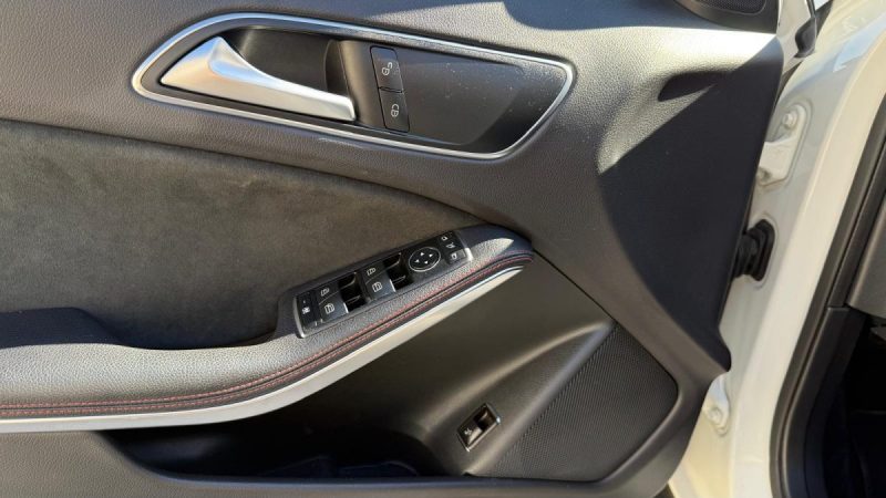 MERCEDES CLASSE GLA 200 D FASCINATION PACK AMG LINE 2019