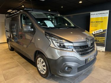 RENAULT TRAFIC L2H1 1300 2.0 dCi 145ch Energy Grand Confort / ATTELAGE / ENTRETIEN RENAULT COMPLET / ECHELLE + GALERIE / HABILLAGE BOIS / PRIX HT / CAMERA /  2020