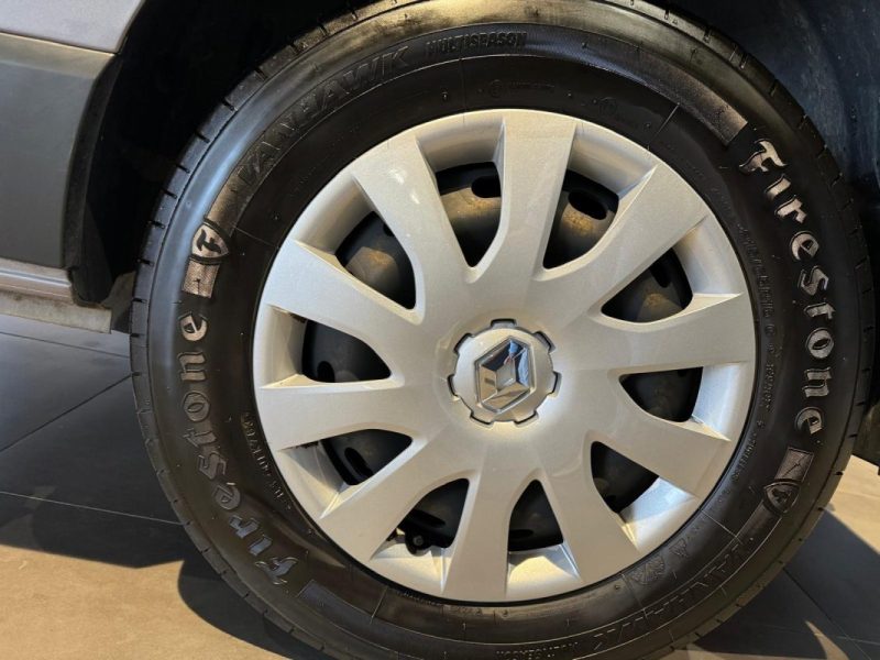 RENAULT TRAFIC L2H1 1300 2.0 dCi 145ch Energy Grand Confort / ATTELAGE / ENTRETIEN RENAULT COMPLET / ECHELLE + GALERIE / HABILLAGE BOIS / PRIX HT / CAMERA /  2020