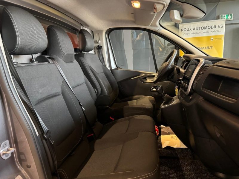 RENAULT TRAFIC L2H1 1300 2.0 dCi 145ch Energy Grand Confort / ATTELAGE / ENTRETIEN RENAULT COMPLET / ECHELLE + GALERIE / HABILLAGE BOIS / PRIX HT / CAMERA /  2020