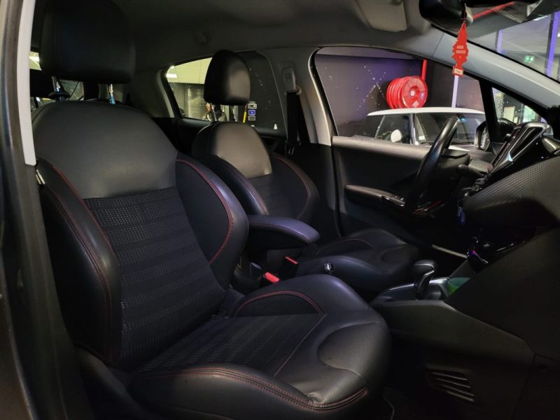 PEUGEOT 208 1.2 PureTech 110ch GT LINE EAT 6