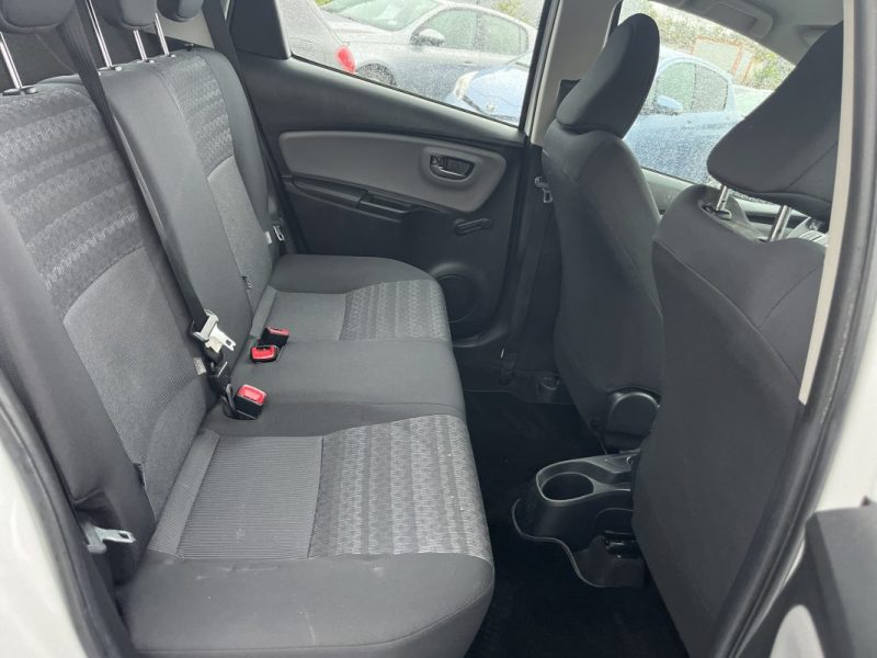 TOYOTA YARIS 90 D-4D Active BVM6 / Caméra de recul - Radar de recul - Historique des entretiens