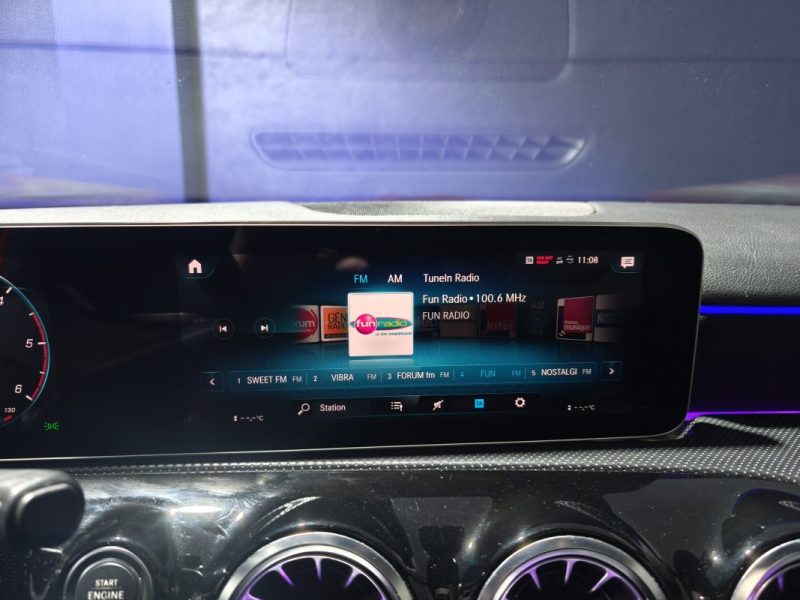 MERCEDES MERCEDES CLASSE A 180 116 Cv AMG LINE - PACK PREMIUM + - BOITE AUTOMATIQUE - TOIT OUVRANT - GPS - CAMERA - SIEGES CHAUFFANT  180 d 116ch Style Line 7G-DCT 2018