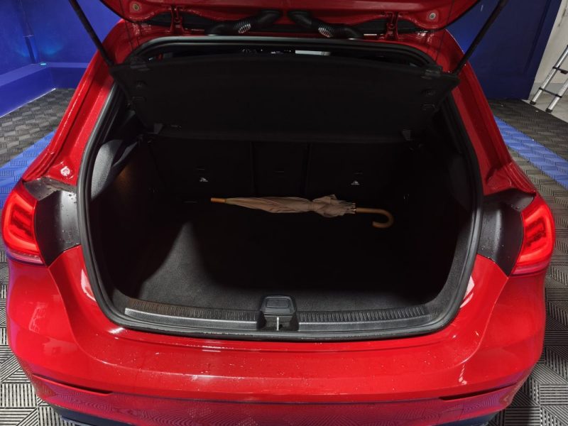 MERCEDES MERCEDES CLASSE A 180 116 Cv AMG LINE - PACK PREMIUM + - BOITE AUTOMATIQUE - TOIT OUVRANT - GPS - CAMERA - SIEGES CHAUFFANT  180 d 116ch Style Line 7G-DCT 2018