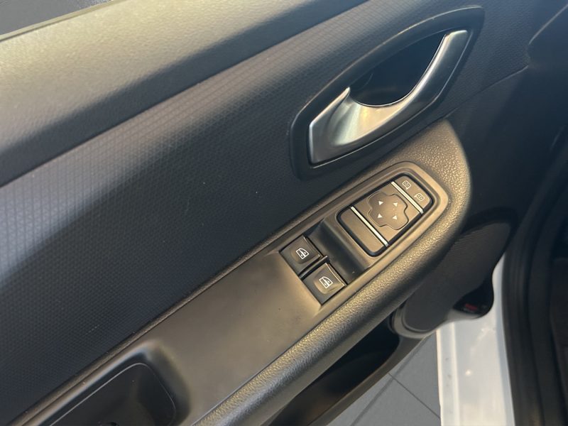 RENAULT CLIO 1.5 dCi 75 cv *ETAT NICKEL*.