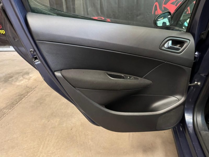 PEUGEOT 308 1.6 Hdi 110 Premium