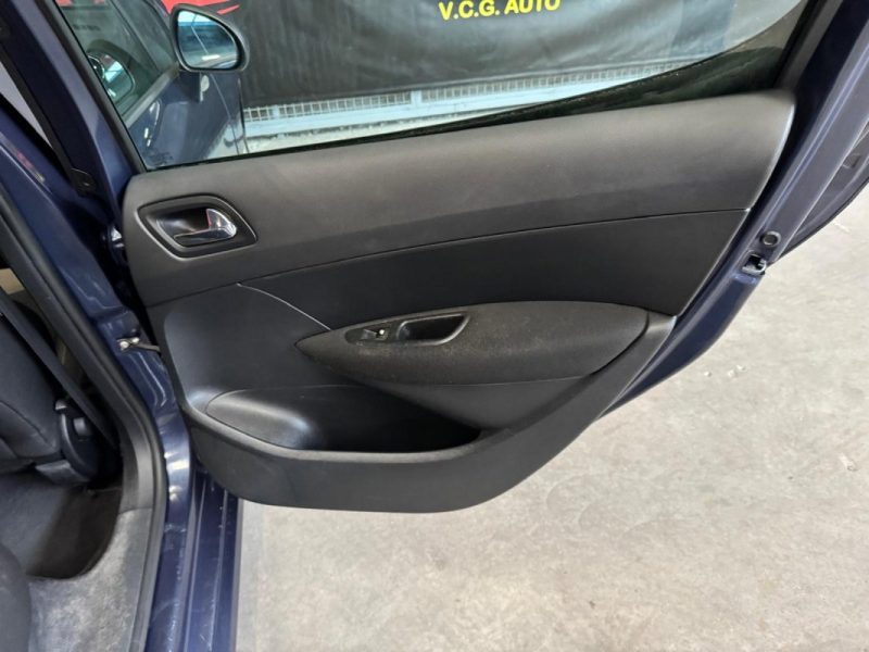 PEUGEOT 308 1.6 Hdi 110 Premium