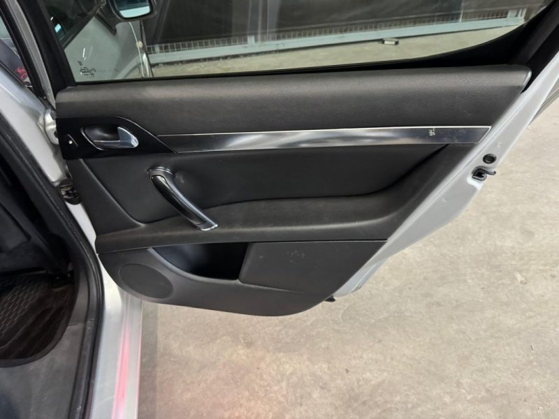 PEUGEOT 407 1.6 HDI 110 Black & Silver Edition