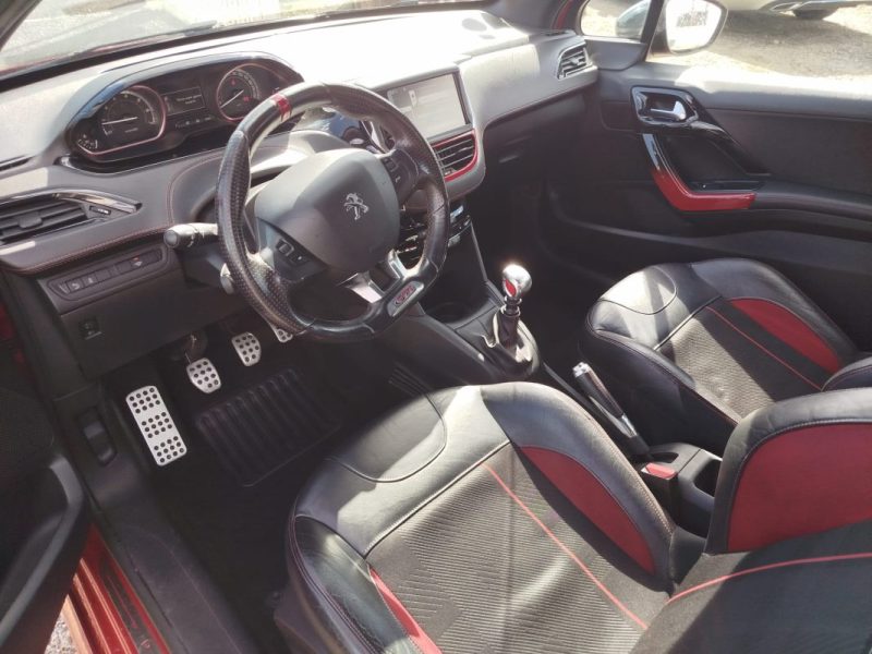 PEUGEOT 208 GTI 1,6THP 200 CV MAI 2013