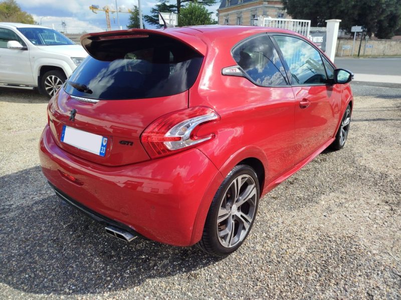 PEUGEOT 208 1,6THP 200 CV MAI 2013