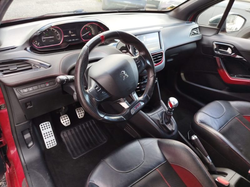 PEUGEOT 208 GTI 1,6THP 200 CV MAI 2013