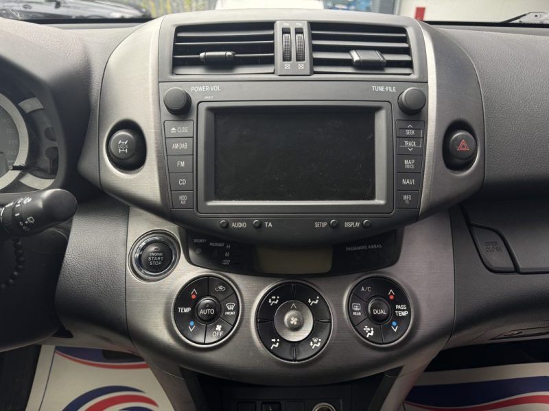 TOYOTA RAV4 170 D-CAT BA Lounge - Entretien Complet