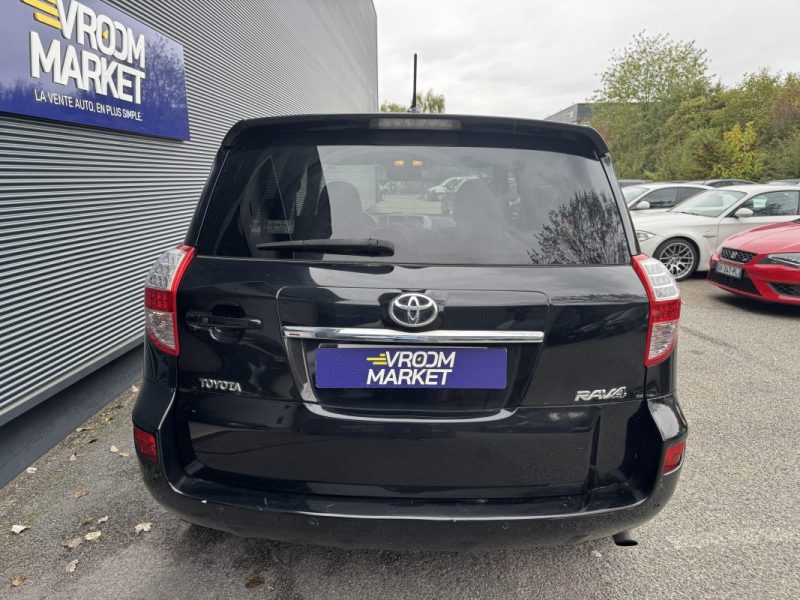 TOYOTA RAV4 170 D-CAT BA Lounge - Entretien Complet