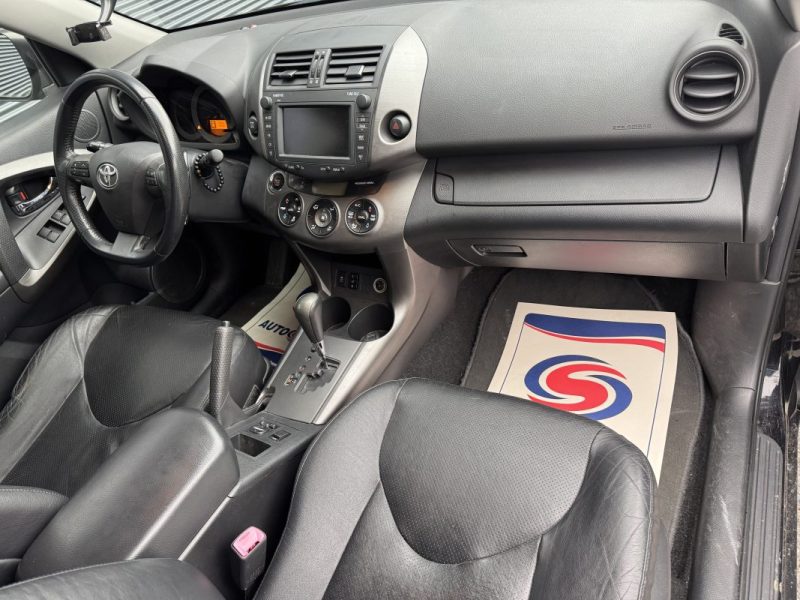 TOYOTA RAV4 170 D-CAT BA Lounge - Entretien Complet