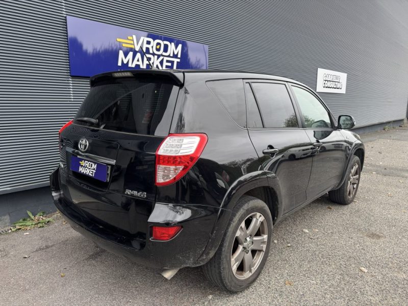 TOYOTA RAV4 170 D-CAT BA Lounge - Entretien Complet