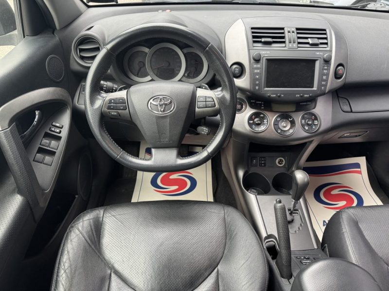 TOYOTA RAV4 170 D-CAT BA Lounge - Entretien Complet