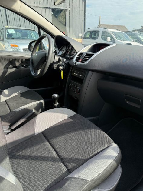 PEUGEOT 207 1.4 VTI 95  TRENDY 2007