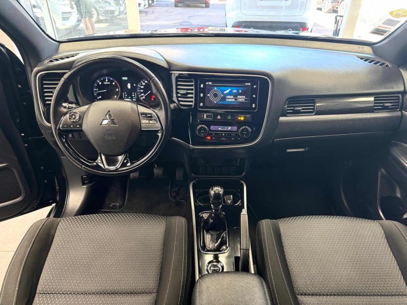 MITSUBISHI OUTLANDER 2.2 DI-D 150ch BLACK EDITION Navi 4WD  2018