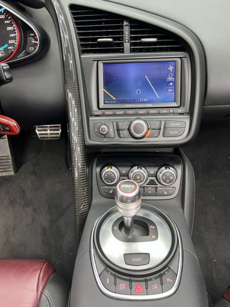 QUATTRO R8 5.2 FSI - 40V V10 QUATTRO 2010