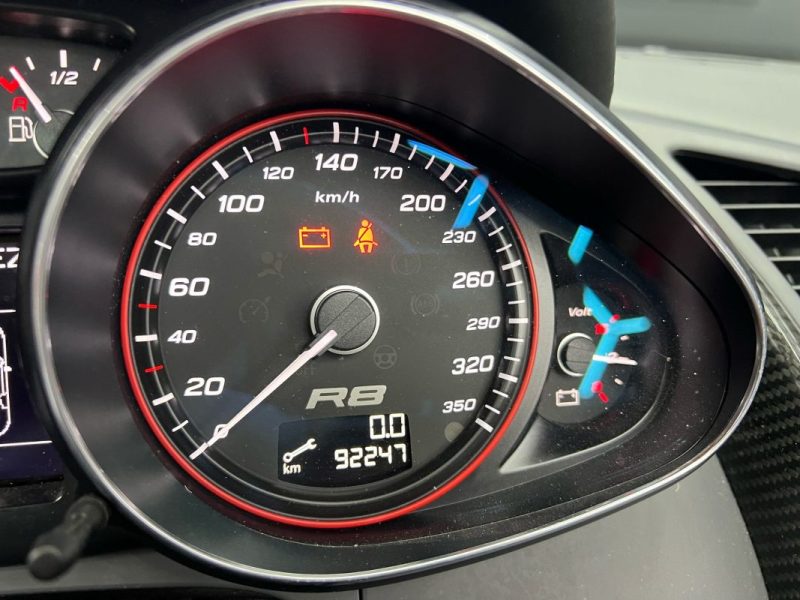 QUATTRO R8 5.2 FSI - 40V V10 QUATTRO 2010