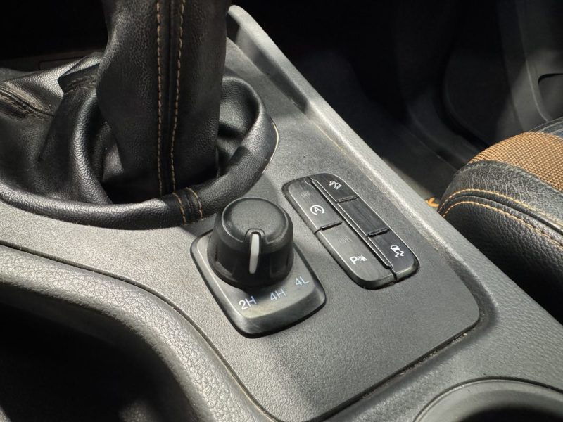 Ford Ranger Wildtrack 4x4 3.2l 200ch - Face avant style Raptor