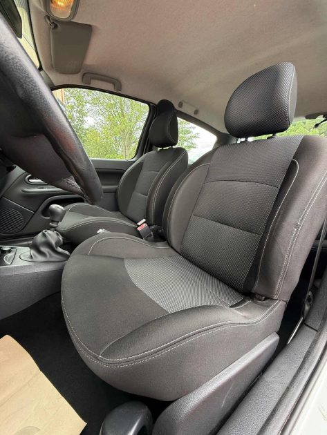 RENAULT CLIO 2 CAMPUS AUTHENTIQUE - EXCELLENT ETAT - DISTRIBUTION A JOUR 