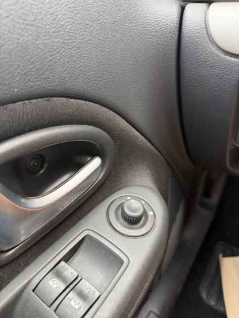 RENAULT CLIO 2 CAMPUS AUTHENTIQUE - EXCELLENT ETAT - DISTRIBUTION A JOUR 