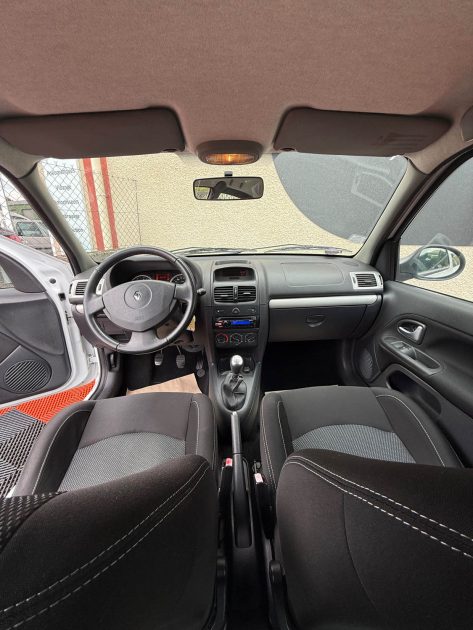 RENAULT CLIO 2 CAMPUS AUTHENTIQUE - EXCELLENT ETAT - DISTRIBUTION A JOUR 
