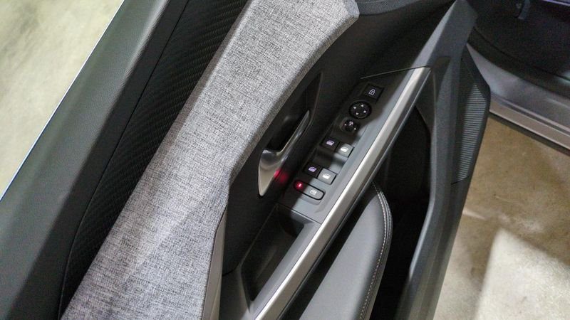 Peugeot 5008 nouveau Hybrid 145 e-dcs6 7pl allure surequipe