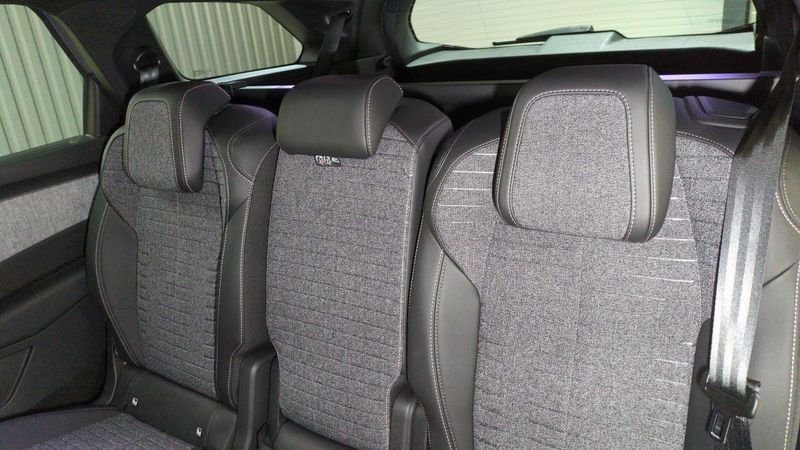 Peugeot 5008 nouveau Hybrid 145 e-dcs6 7pl allure surequipe