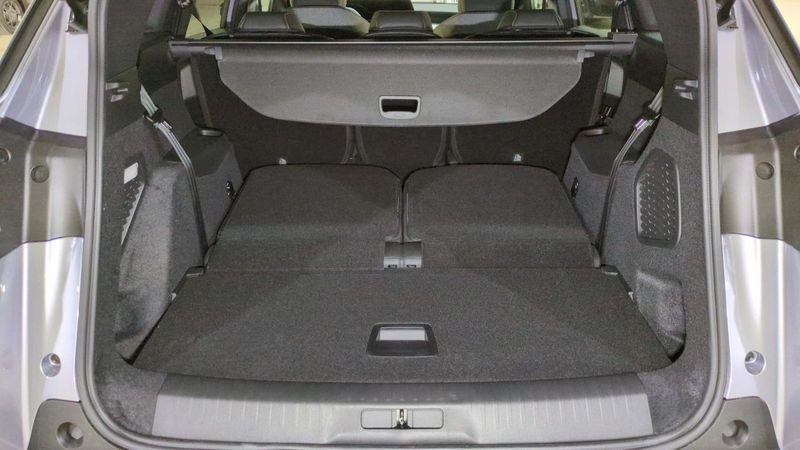 Peugeot 5008 nouveau Hybrid 145 e-dcs6 7pl allure surequipe