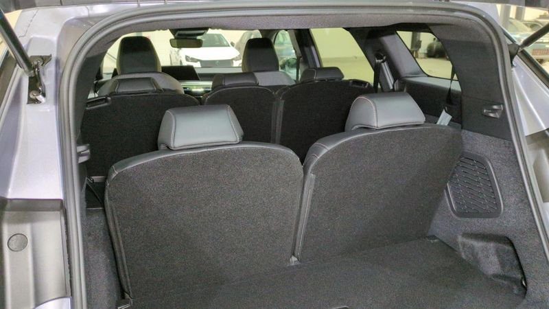 Peugeot 5008 nouveau Hybrid 145 e-dcs6 7pl allure surequipe