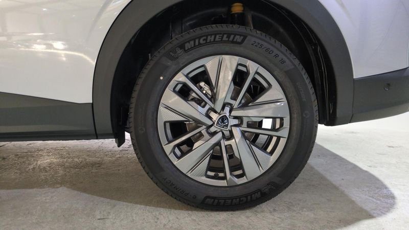 Peugeot 5008 nouveau Hybrid 145 e-dcs6 7pl allure surequipe