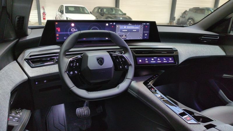 Peugeot 5008 nouveau Hybrid 145 e-dcs6 7pl allure surequipe