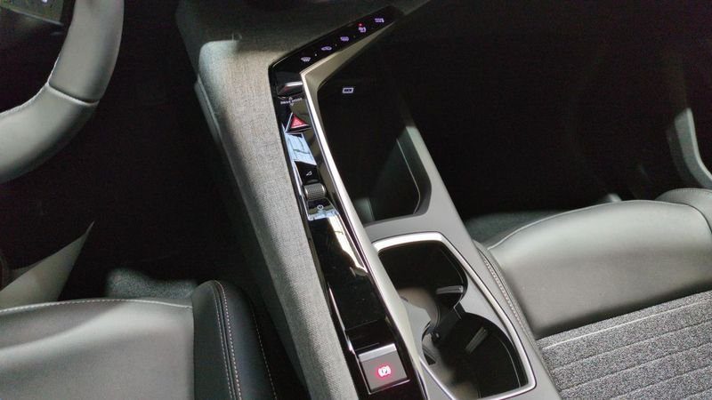 Peugeot 5008 nouveau Hybrid 145 e-dcs6 7pl allure surequipe