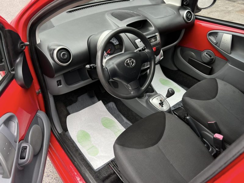 TOYOTA AYGO 1.0 VVTi 68 Cv 5 PORTES / BOITE AUTOMATIQUE - GARANTIE 1 AN