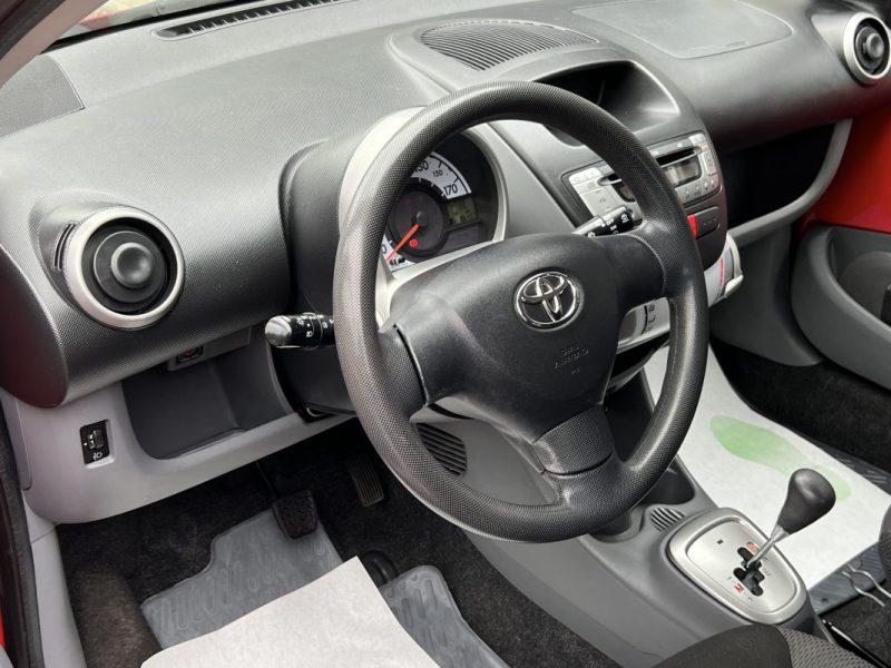 TOYOTA AYGO 1.0 VVTi 68 Cv 5 PORTES / BOITE AUTOMATIQUE - GARANTIE 1 AN