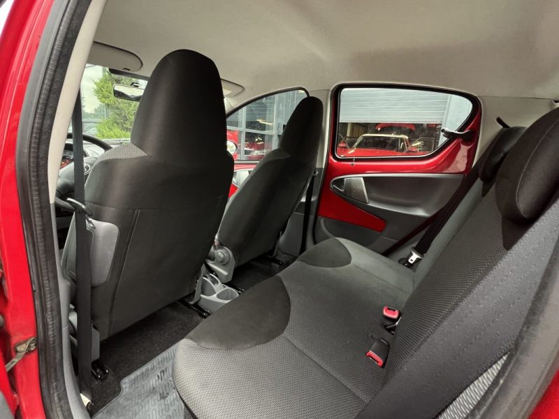 TOYOTA AYGO 1.0 VVTi 68 Cv 5 PORTES / BOITE AUTOMATIQUE - GARANTIE 1 AN