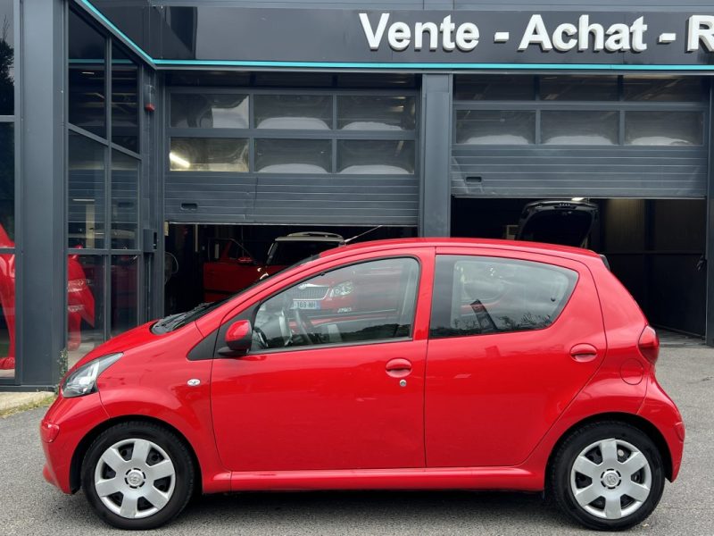TOYOTA AYGO 1.0 VVTi 68 Cv 5 PORTES / BOITE AUTOMATIQUE - GARANTIE 1 AN