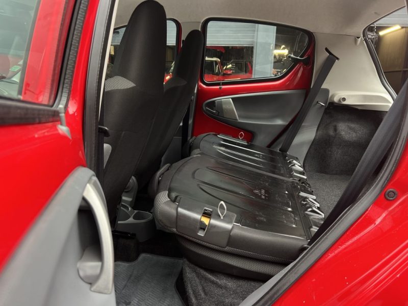 TOYOTA AYGO 1.0 VVTi 68 Cv 5 PORTES / BOITE AUTOMATIQUE - GARANTIE 1 AN